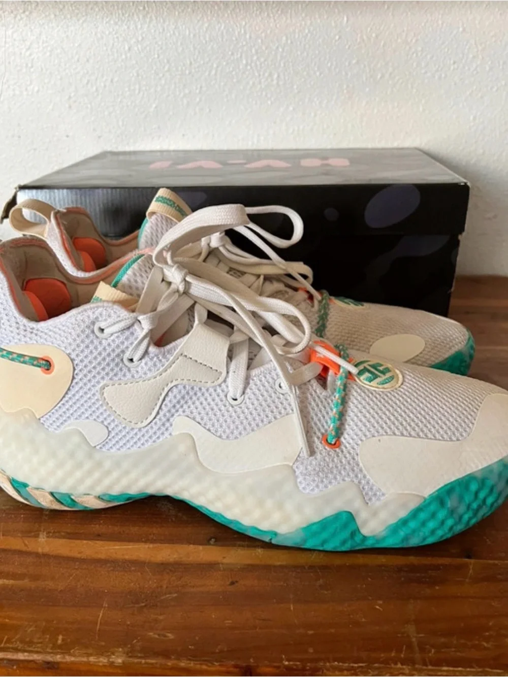 adidas Harden v6 men’s 9